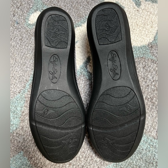 Soft Style by Hush Puppies Grey Flats  7 M - Picture 3 of 13